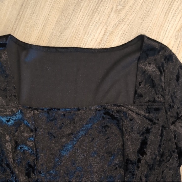 Elegant Black Long Sleeve Dress - Picture 2 of 2